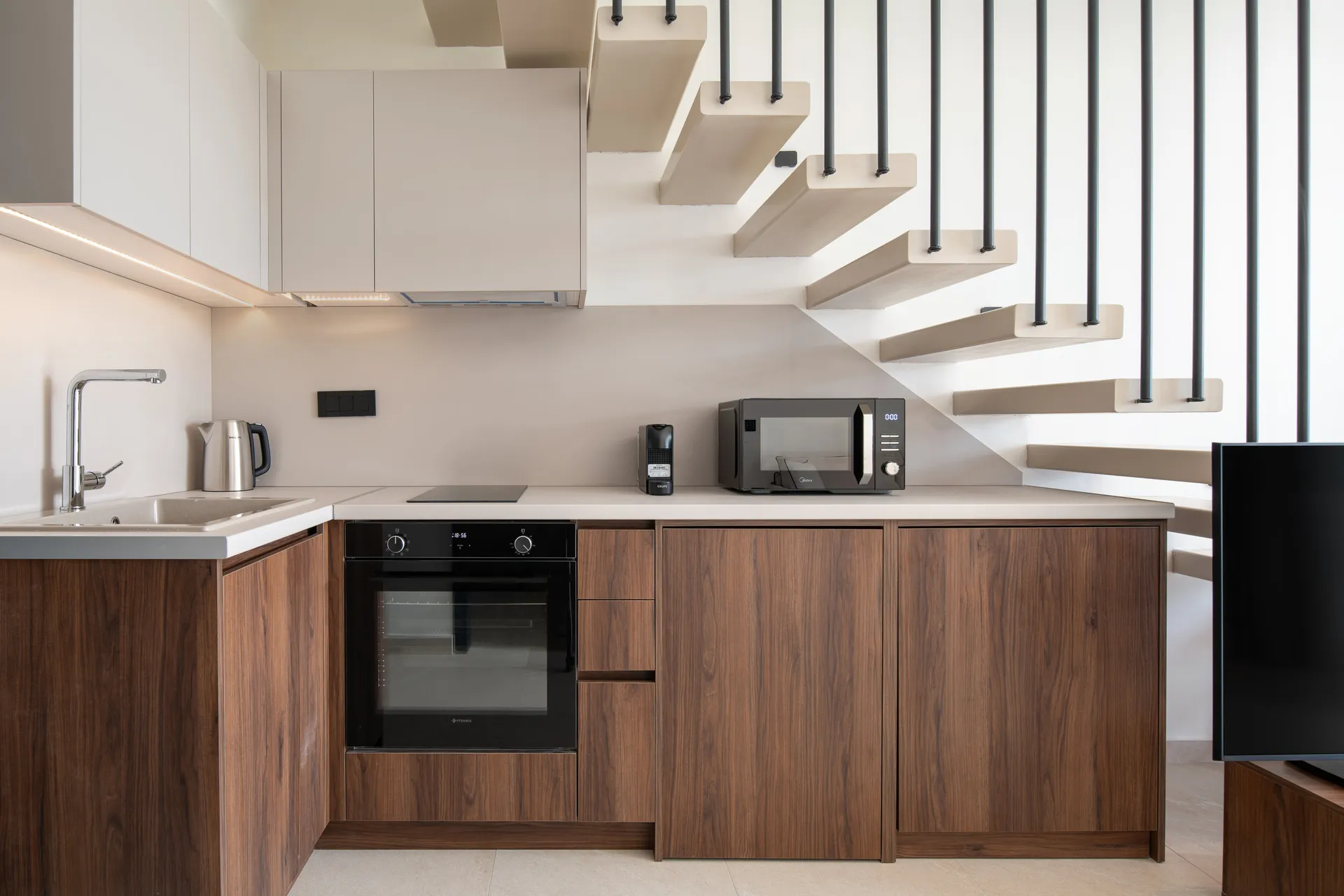 Tiara Holidays - Vista Luxury Suites - Duplex Suite -kitchen